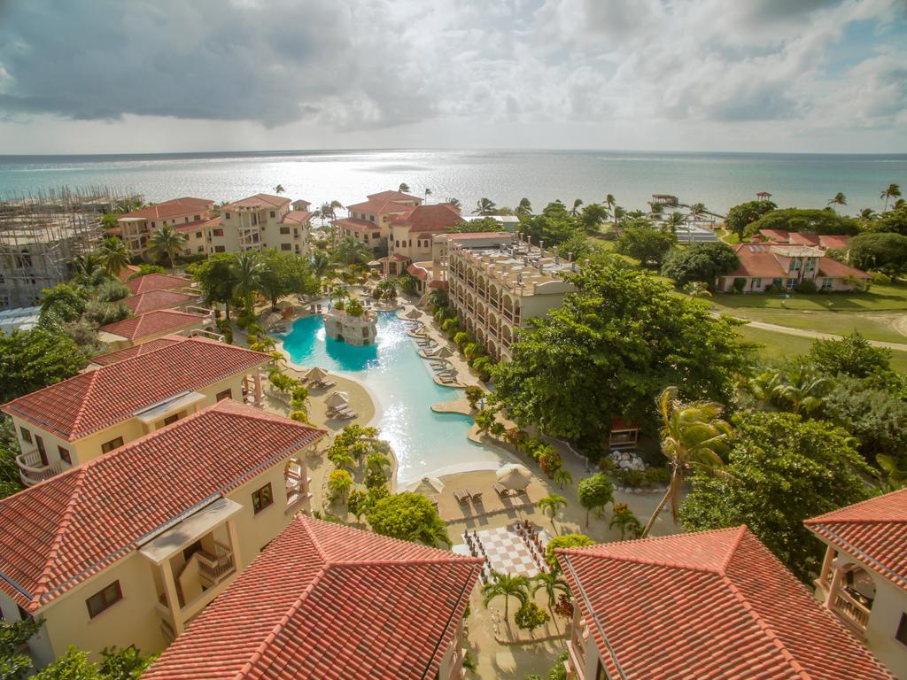 Coco Beach Resort San Pedro  Exterior photo